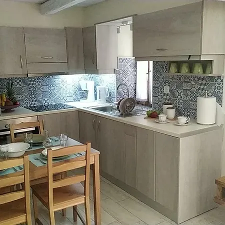 Diogenis House Moirai