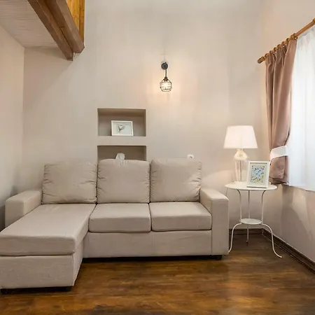 Diogenis House Апартаменты Moirai